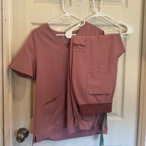 Figs Mineral Mauve Scrub Set